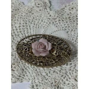 1928 Jewelry Gold Tone Filigree Pink Porcelain Rose Flower Brooch Pin